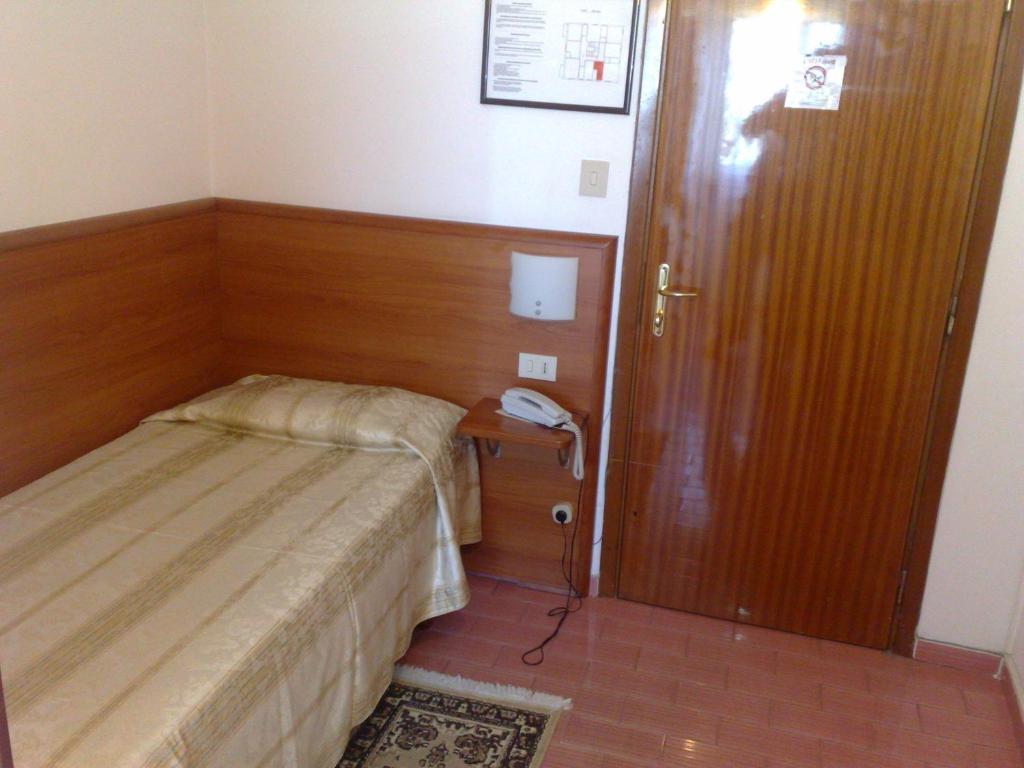 Parking Hotel Giardino Λιβόρνο Δωμάτιο φωτογραφία