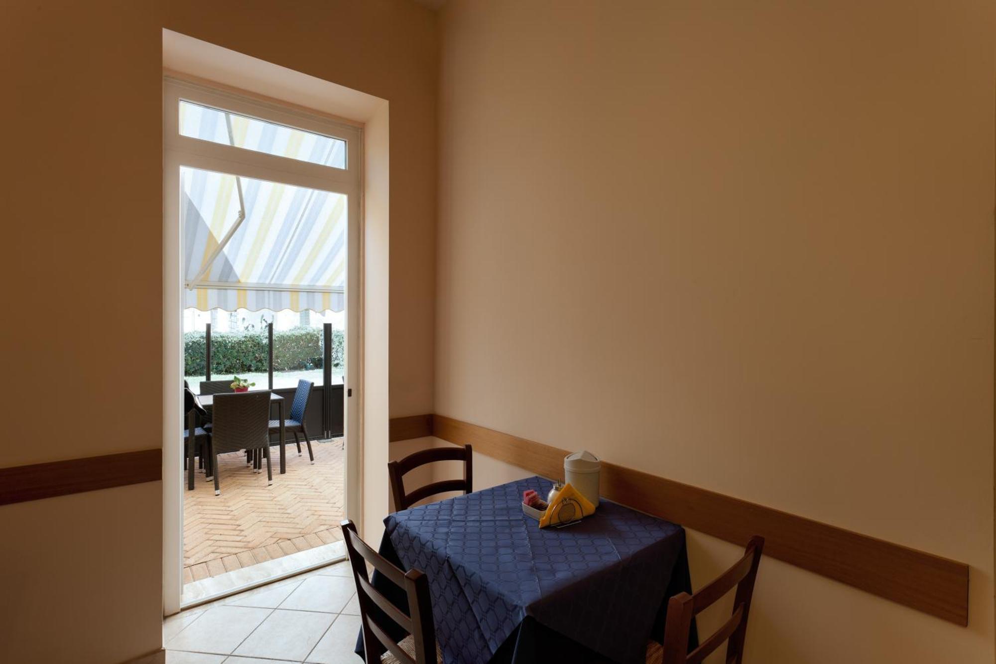 Parking Hotel Giardino Λιβόρνο Εξωτερικό φωτογραφία