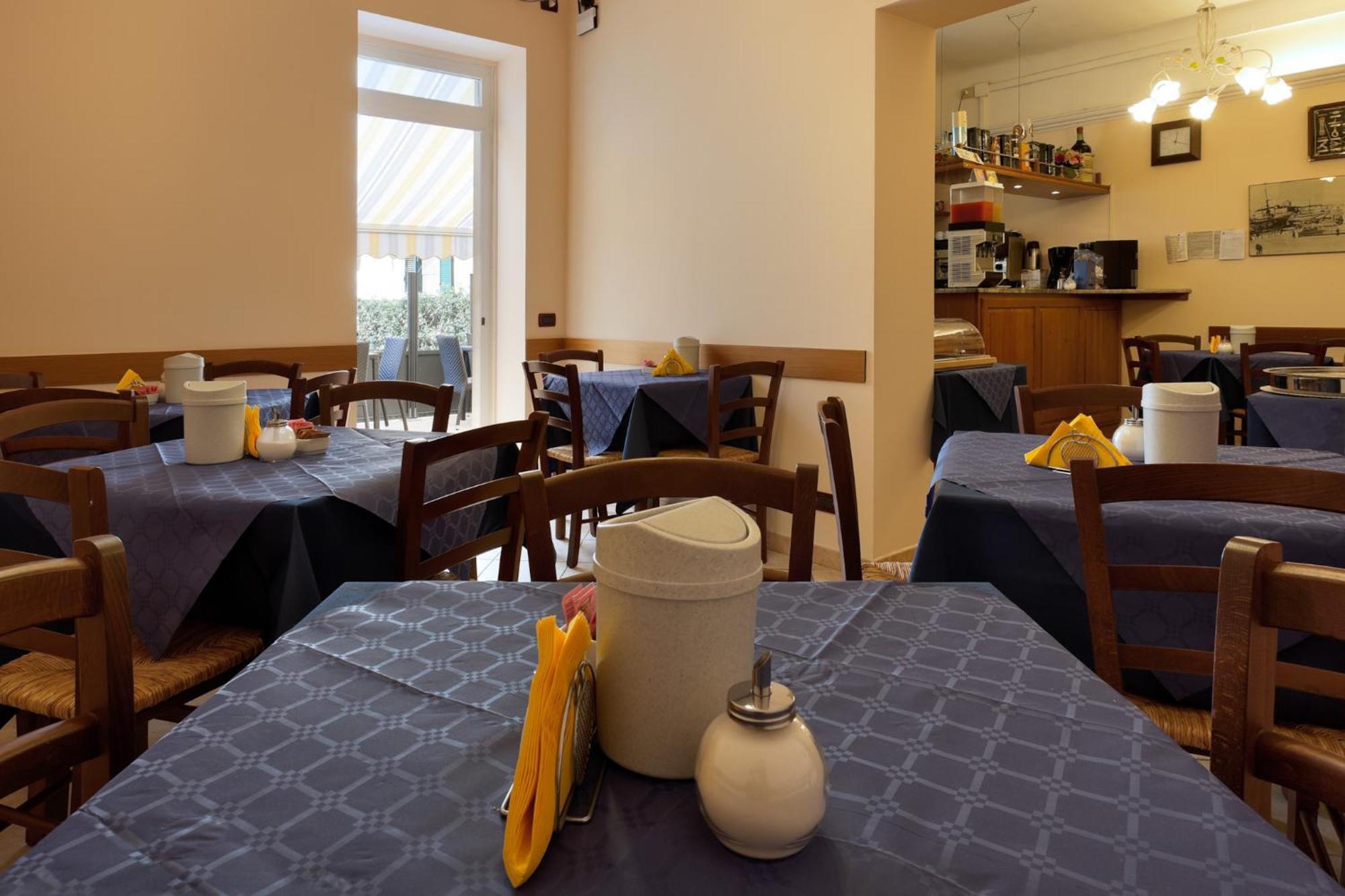 Parking Hotel Giardino Λιβόρνο Εξωτερικό φωτογραφία